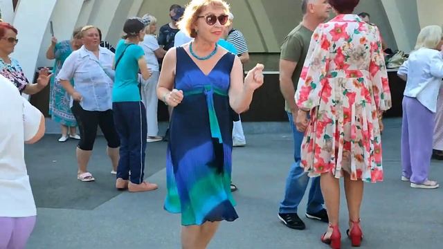 КОЛО МЛИНУ, КОЛО БРОДУ! ТАНЦЫ ХАРЬКОВ УКРАИНА АВГУСТ 2023 смотреть онлайн