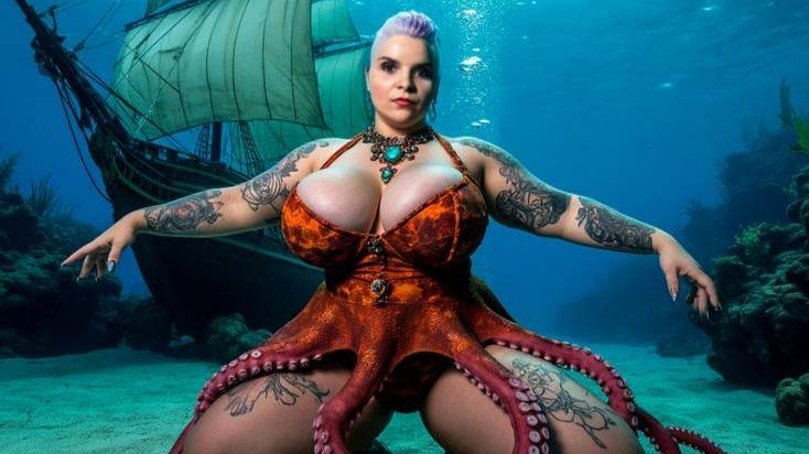 Урсула - морская ведьма - похищает моряков