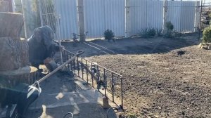 Заборчик от собак ,во дворе .