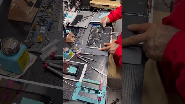 MacBook Pro battery replacement смотреть онлайн