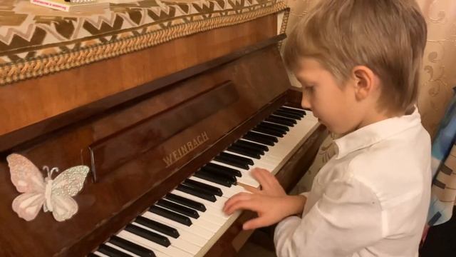 Vasya. Длинные арпеджио в Соль мажоре и соль миноре. смотреть онлайн