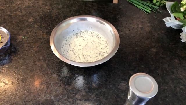 Ranch Dressing Rezept: Universelle Salatsoße & Dip & Mehr!