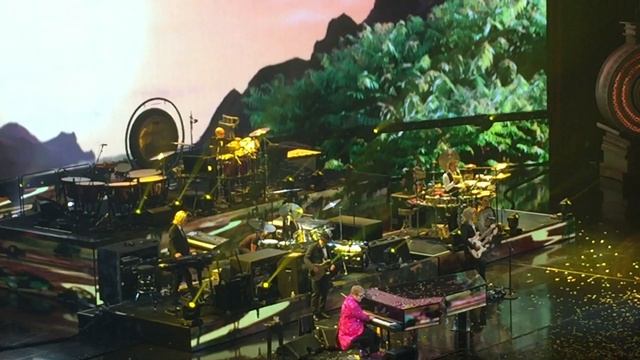"Circle of Life" by Elton John смотреть онлайн