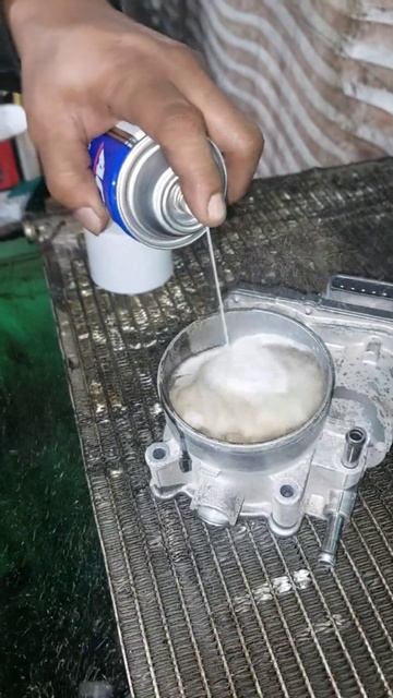 Корпус дроссельной заслонки двигателя Toyota Land Cruiser. смотреть онлайн