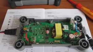 ЗАРЯДНОЕ   УСТРОЙСТВО     УGYS  Flash  8.12 PL - Нагрев деталей  до  +91* С,  корпус до  +65*С