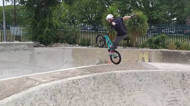 Southsea King of Concrete BMX Competition 2019 - Park смотреть онлайн