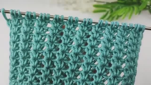 Простой объемный узор спицами - Вязание спицами для начинающих смотреть онлайн