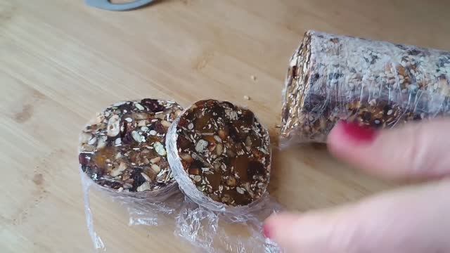 Энергетические снеки: орехи+сухофрукты = полезное удовольствие 🌰💪 смотреть онлайн