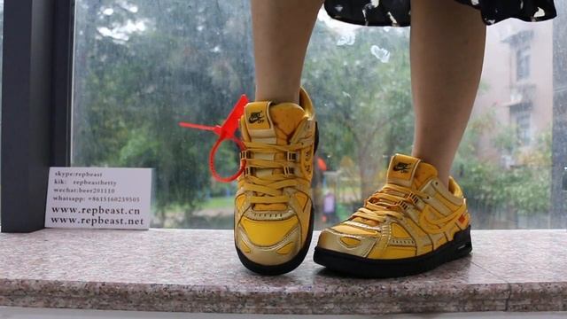 OFF WHITE x Nike Air Rubber Dunk “University Gold” On Feet смотреть онлайн