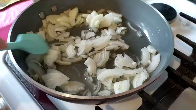 Корейский салат из проросших бобов.