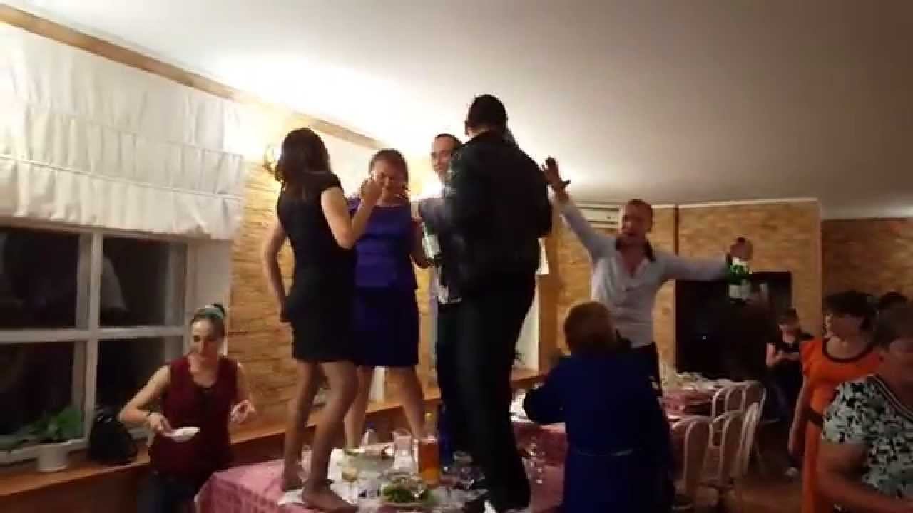 Свадьба удалась (танцы на столе) смотреть онлайн