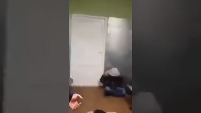 Ахволи сангини гариббачагон дар сархади Украина