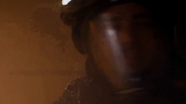Fireman heroically saves woman from burning building | Chicago Fire смотреть онлайн