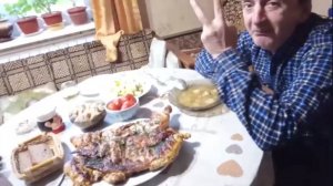 УСТРОИЛИ СЕБЕ ПРАЗДНИК, ЗАЖАРИЛИ КУРОЧКУ НА УГЛЯХ. АНЕКДОТ ОТ ЛЁШИКА. АРХИВ .