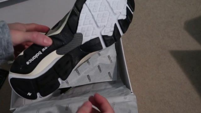 NEW BALANCE X JJJJOUND 990 V3 OLIVE SNEAKER UNBOXING смотреть онлайн