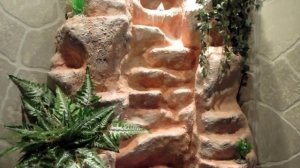 Напольный угловой фонтан-водопад с цветами в зимний сад