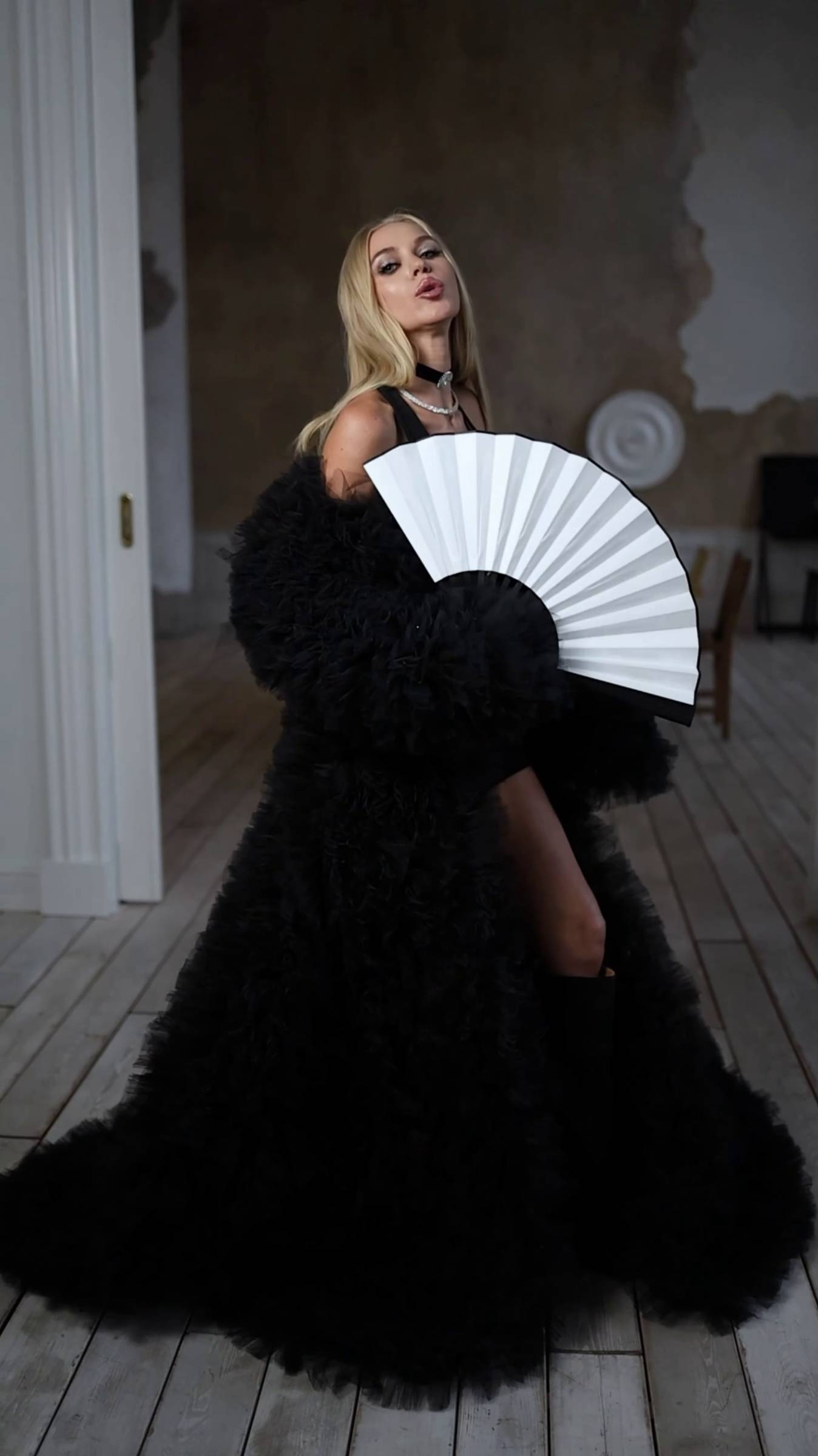 Премьера: DANYA - ВЕТРЕНАЯ смотреть онлайн