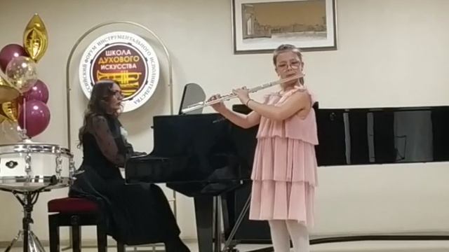 Булавкина Ева, флейта
 1. Я.Гордон. Колыбельная, 
2. Л.Сёрл. Chit for chat