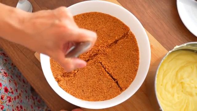 ТОРТ за 15 минут БЕЗ духовки и БЕЗ печенья! Вкусный и простой торт на сковороде смотреть онлайн