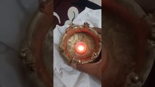 Colors change after pouring the water in the divine vessel смотреть онлайн