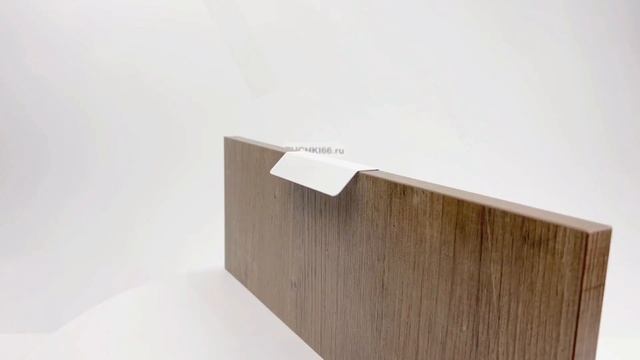 Белая торцевая ручка для шкафа/ящика. Длина - 124 мм. смотреть онлайн