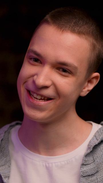 15-ЛЕТНИЙ КИРОВЧАНИН НА ОДНОЙ ПЛОЩАДКЕ С КОЛОГРИВЫМ: ИСТОРИЯ УСПЕХА ГРИГОРИЯ СТОЛБОВА 😊 смотреть онлайн