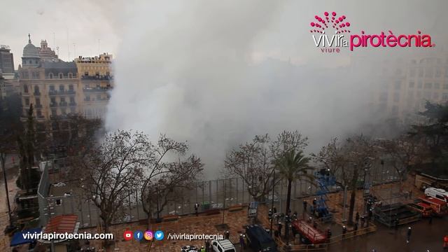 Fallas Valencia 2022. Mascletà 19 de Marzo 2022. Día de San José. Pirotecnia Hermanos Caballer смотреть онлайн