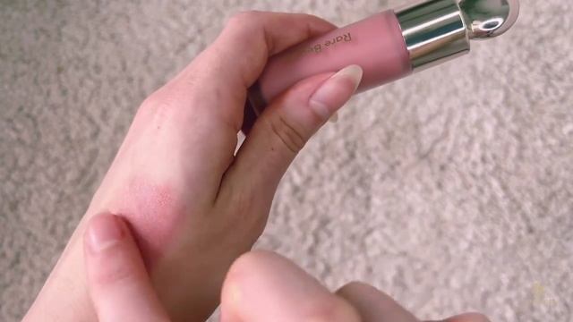 Rare Beauty by Selena Gomez Soft Pinch Liquid Blush in Shade Hope Review | OOTD&MORE смотреть онлайн