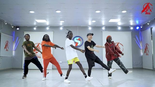 [Beginners Dance Workout] CNBLUE - 외톨이야 | Zumba Dance смотреть онлайн