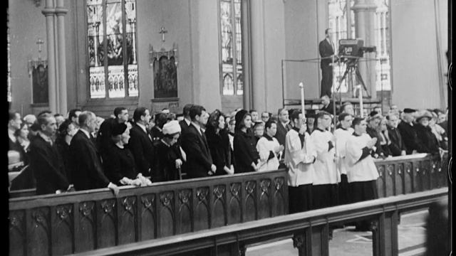 Memorial Requiem Mass for JFK at Holy Cross Cathedral, Boston (1964, HD) смотреть онлайн