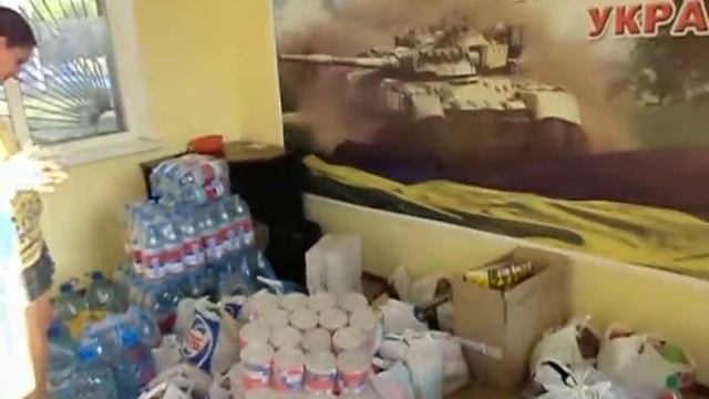 Расфасовка продуктов, вещей для 17-й танковой бригады смотреть онлайн