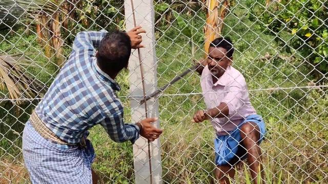 Chainlink Fencing with Cement Poles Prepare смотреть онлайн