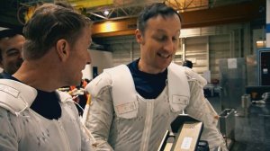 Космос. Новые горизонты 3 сезон 1 серия «Жизнь на орбите» (документальный сериал, 2016)