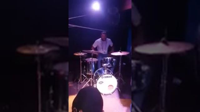 Drums solo at La Zorra y El Cuervo. Best jazz club in Cuba. смотреть онлайн