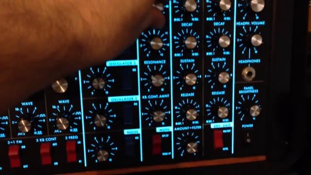 Voyager RME +TR 606+MF 101+VX 351+VX 352 Weird Sequence смотреть онлайн