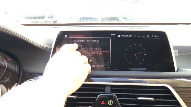 Learn How To Set The Date & Time: BMW 740i iDrive7 смотреть онлайн
