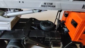 Автокран КС 3575А масштаб 1 :43.