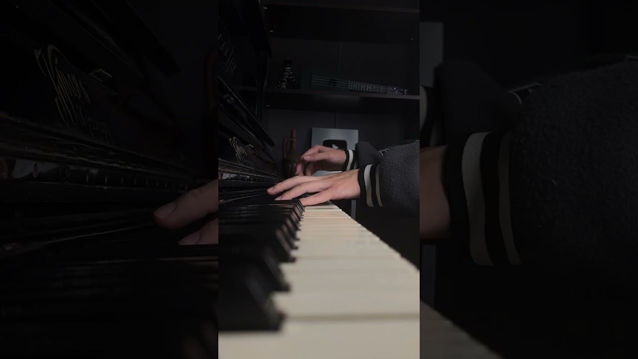 Old Doll #piano #shorts смотреть онлайн