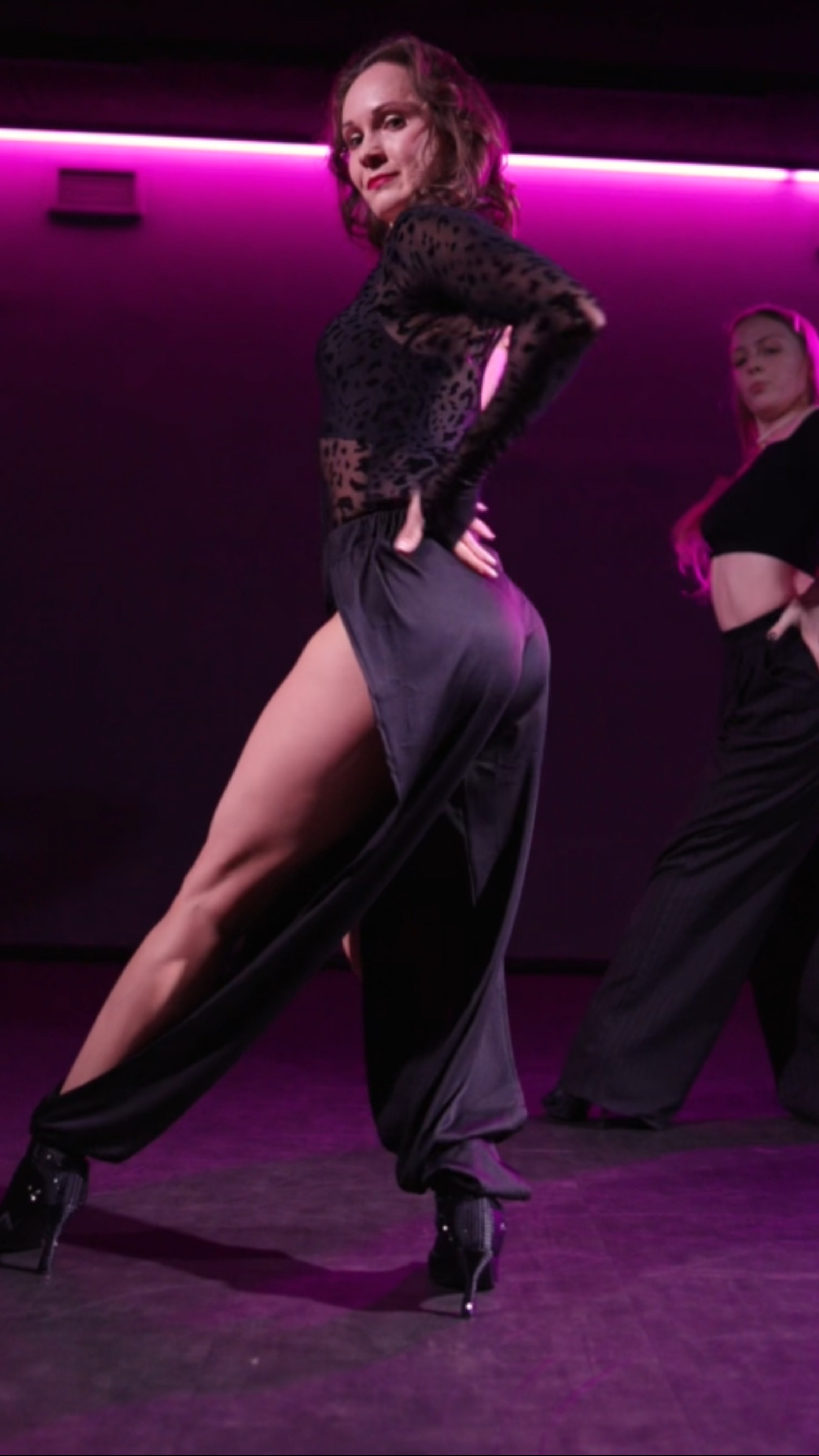 Танцевальный фитнес вживую