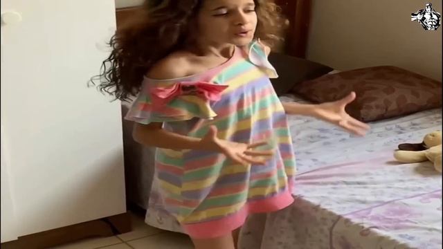 Após morte de MÃE, pai colocou sua FILHA de 10 anos pra ser sua EMPREGADA 😱 смотреть онлайн