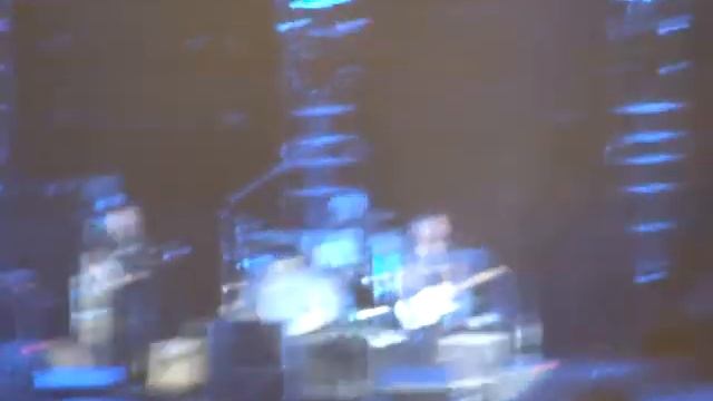 Montgomery Gentry with Vince Gill and Keith Urban performing One In Every Crowd смотреть онлайн