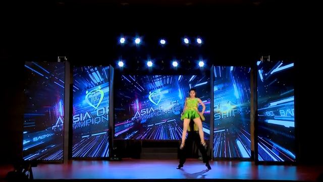 Salsa Amateur Couple Winner - Suman & Aarshi - IIDC 2017 - Asia Open Championship смотреть онлайн