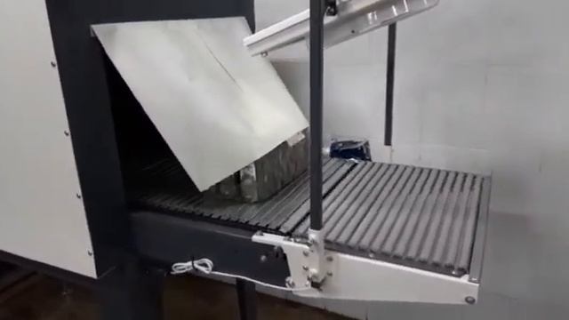 Термоусадочная машина ТМ 1Р Групповая упаковка бутылок с морсом смотреть онлайн