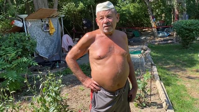 Жизнь в США 🇺🇸! У нищего американца отбирают фазенду. Мы предпринимаем меры её отстоять. Розыгрыш. смотреть онлайн