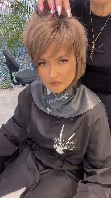 Градуированный Боб с косой челкой🥰 смотреть онлайн