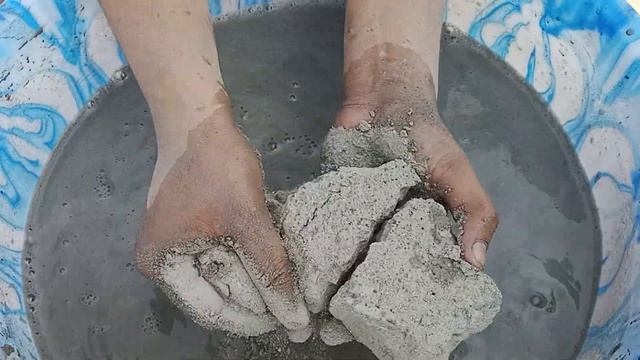 ASMR Very Soft Dusty 😍✨ Pure gritty sand Cement Chunks Crumble on Lots Of Water 🌊🌀🌀🌀🌀🌀 смотреть онлайн