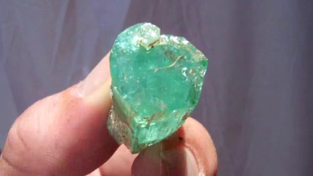 Huge 84 Carat North Carolina Emerald Crystal , Adams Farm смотреть онлайн