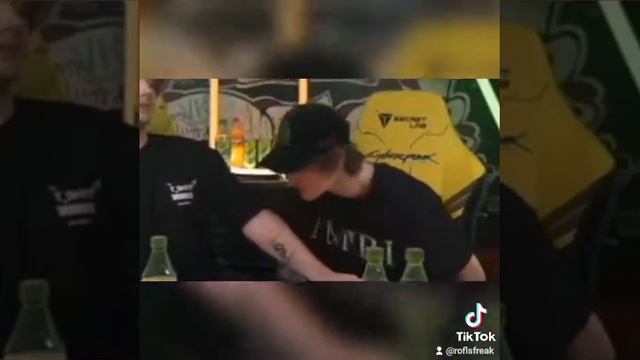 Og buda Рофлит над exile смотреть онлайн