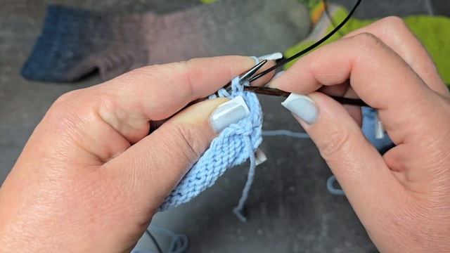 Вяжем пятку бумеранг без некрасивых дырочек. Семь полезных советов