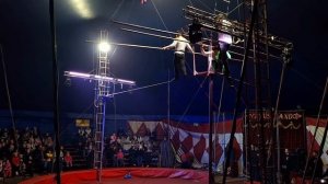 Цирк шапито«Империя-Хищников«Выступление канатоходцев-31.03.2025 год.